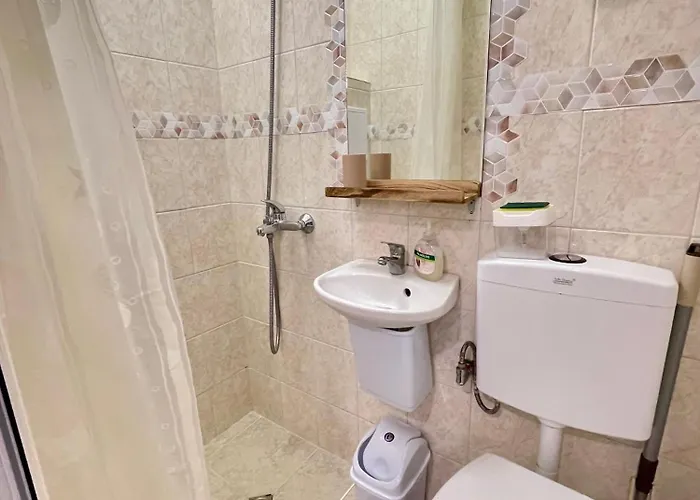 -the Conch- With Private Entrance And Bathroom Бургас