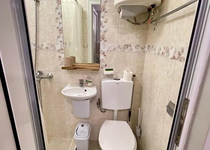 -the Conch- With Private Entrance And Bathroom Апартамент